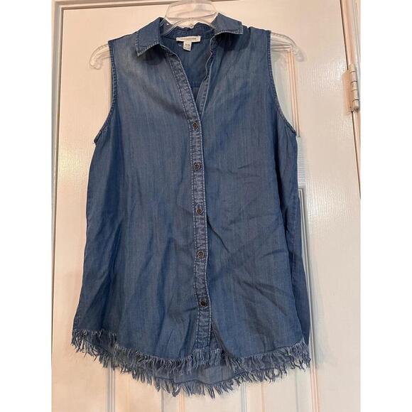 Beach Lunch Lounge Womens S/M Blue Denim Sleeveless Frayed Hem Shirt - Picture 3 of 8